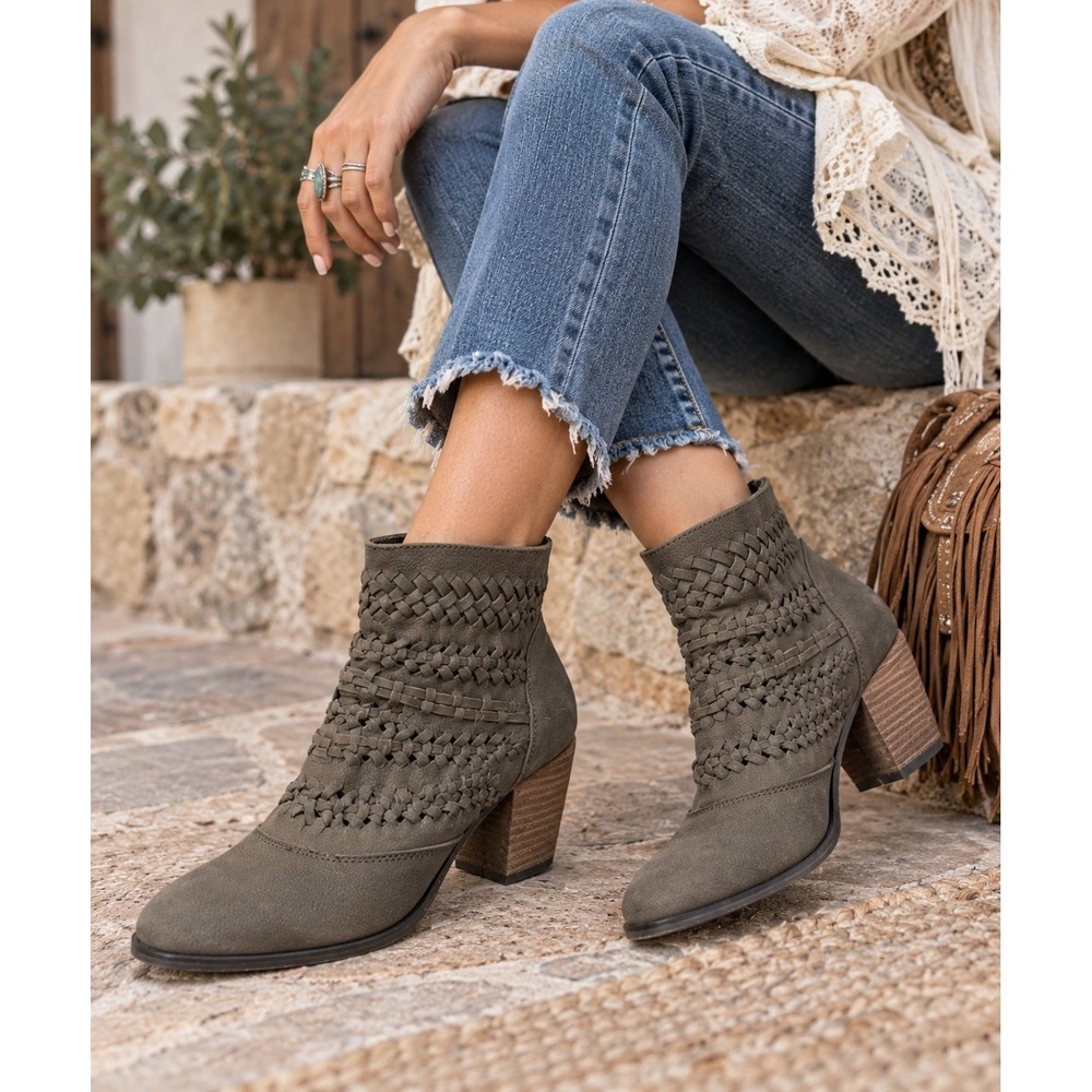 Diba True Olive Woven Ankle Boots Stacked Block Heel Size 8 western boho